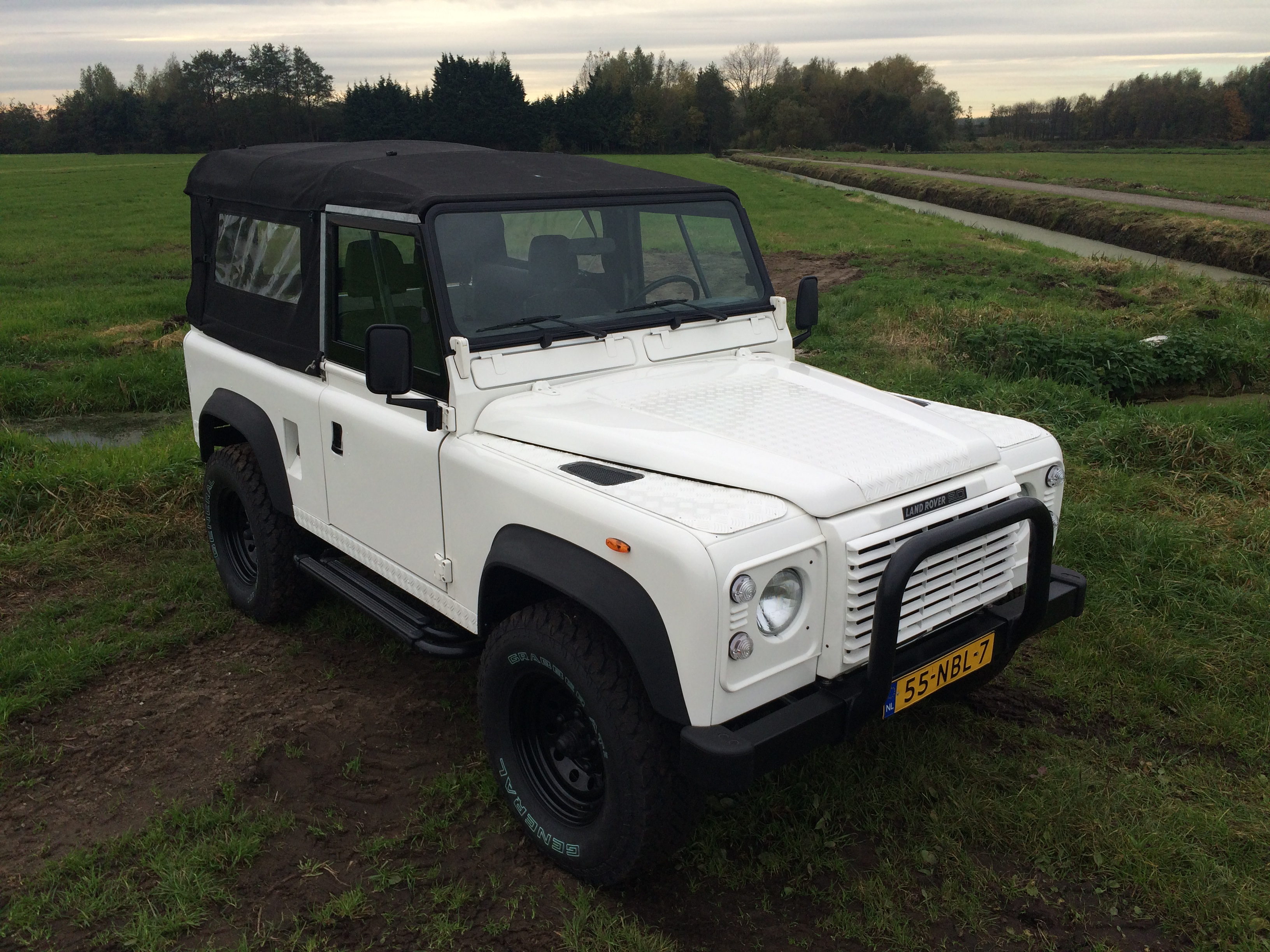 1985 Land Rover Defender 90 – new build