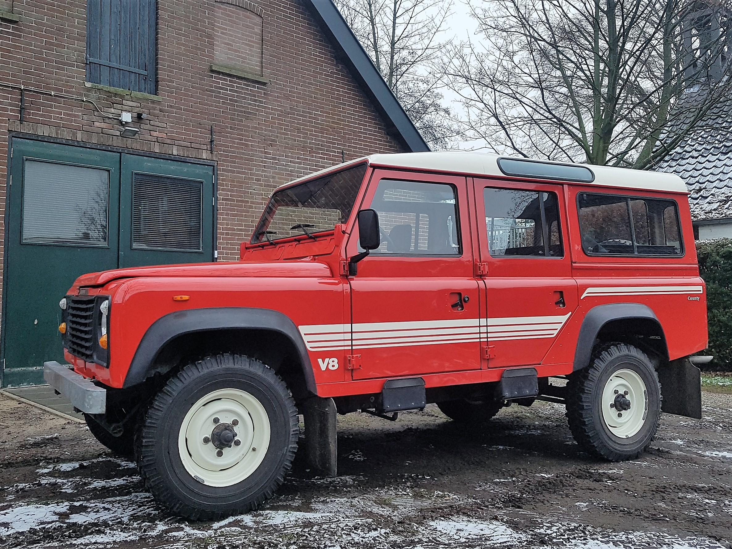 1986 Land Rover Defender station wagon 110